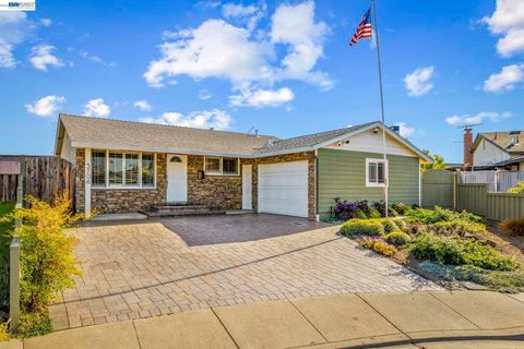 Photo of 5706 Willkie Pl Pl, Fremont, CA 94538 (MLS # 41129008)