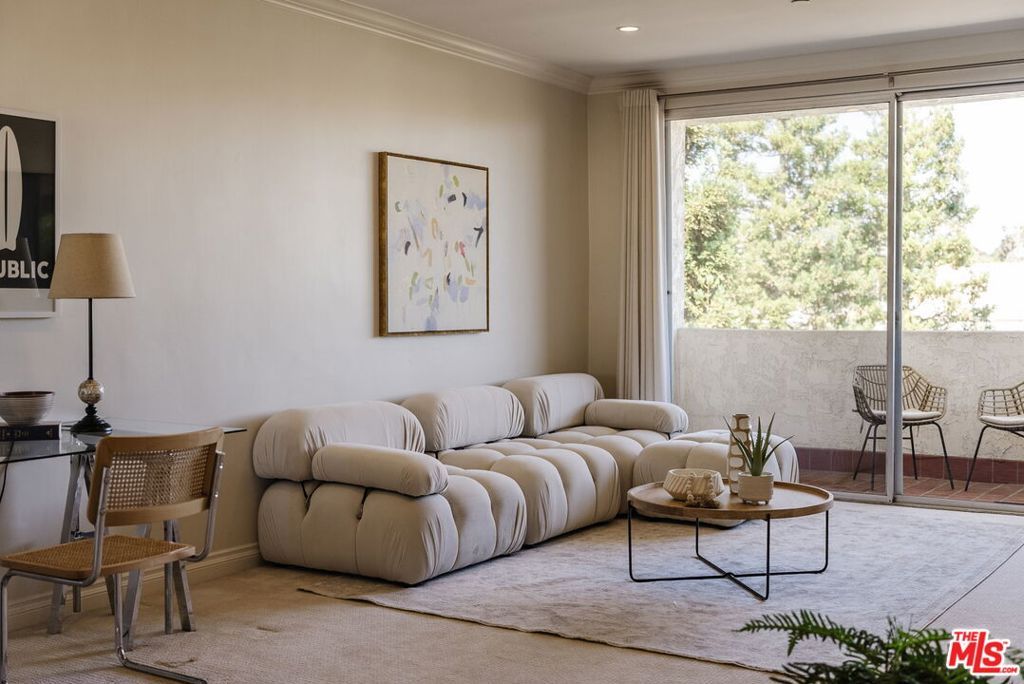 Photo of 125 Montana Avenue #404, Santa Monica, CA 90403 (MLS # 26653729)