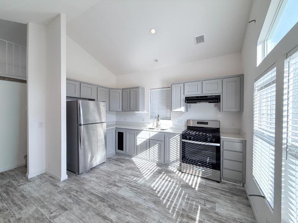 2425 Church Lane 47
