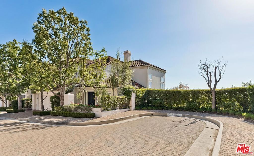 Photo of 11820 Gwynne Lane, Los Angeles, CA 90077 (MLS # 26647773)