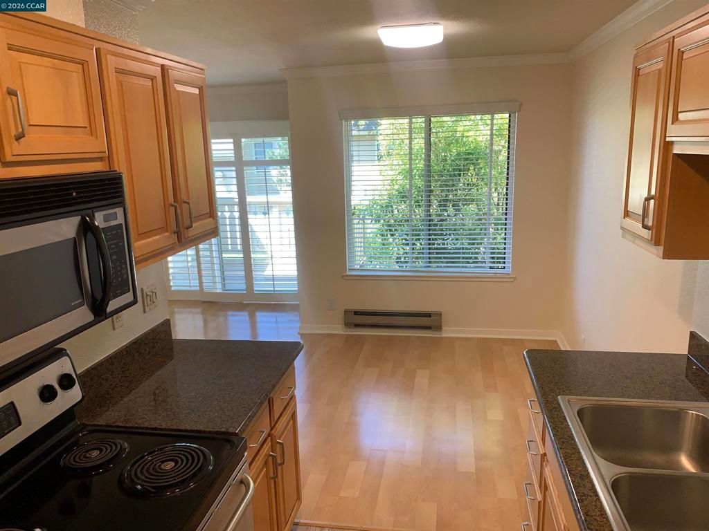 Photo of 96 Lakeshore Ct, Richmond, CA 94804 (MLS # 41131525)