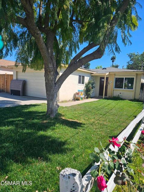 Photo of 756 Brossard Drive, Thousand Oaks, CA 91360 (MLS # 226001175)