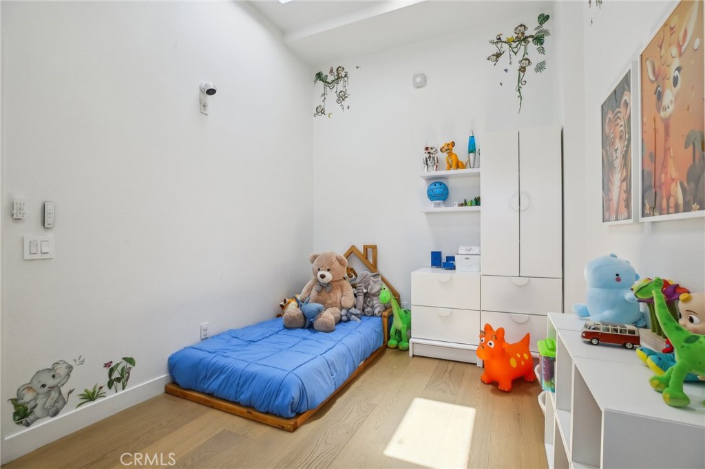 Lakeshore (LS) - Residential