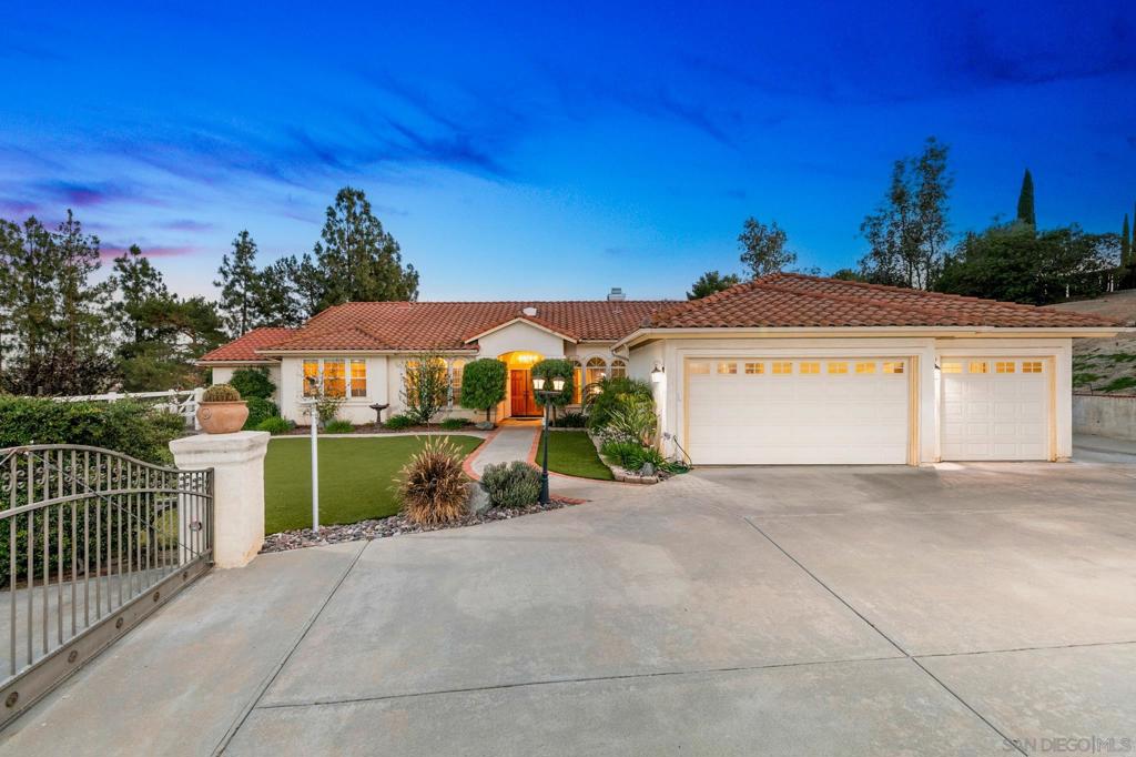 2389 Victoria Circle