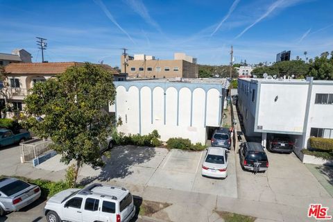 Photo of 12231 Pacific Avenue, Los Angeles, CA 90066 (MLS # 26659095)