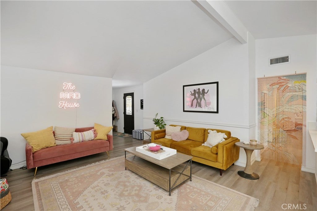 1305 W Cherry