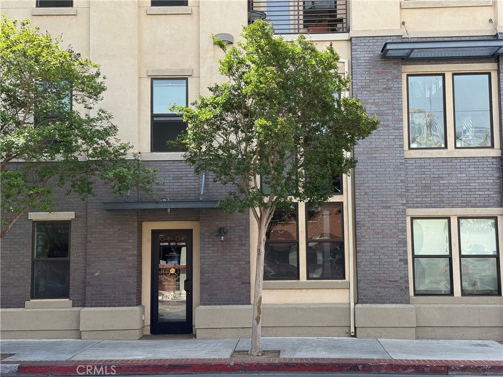 190 W 3rd Street