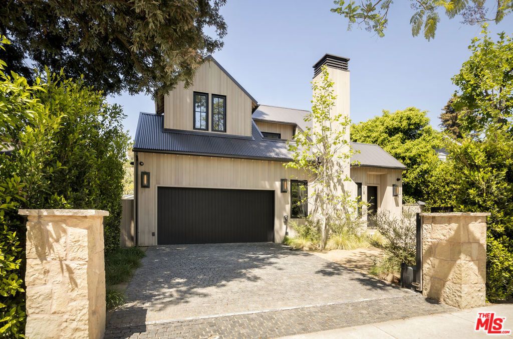 Photo of 719 San Lorenzo Street, Santa Monica, CA 90402 (MLS # 26827493)