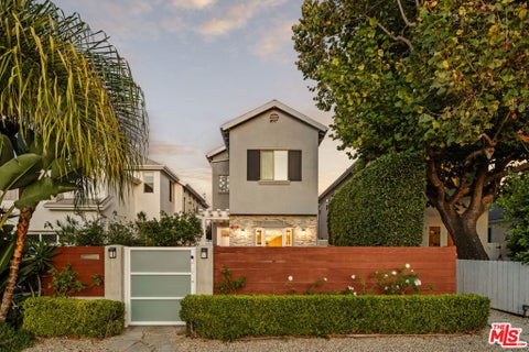 Photo of 8310 Altavan Avenue, Los Angeles, CA 90045 (MLS # 26996271)