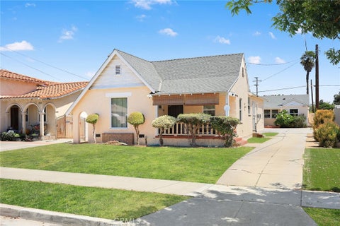 Photo of 820 S 7th Street, Alhambra, CA 91801 (MLS # AR26139095)