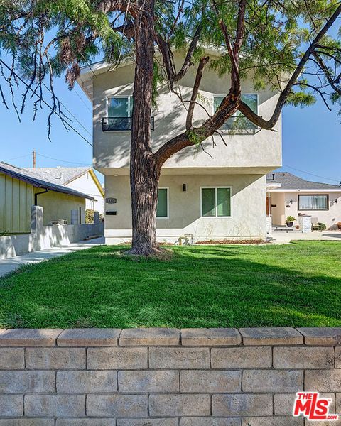 Tiny photo for 16335 Kalisher Street, Granada Hills, CA 91344 (MLS # 25597885)