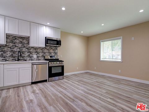 Tiny photo for 16335 Kalisher Street, Granada Hills, CA 91344 (MLS # 25597885)
