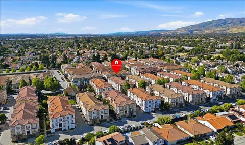 Photo of 2061 Kiwi, San Jose, CA 95133 (MLS # ML82044942)