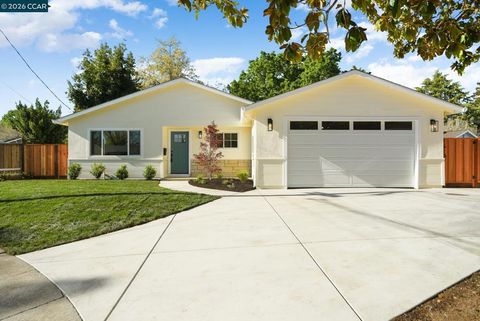 Photo of 1543 Laverne Ct Ct, Concord, CA 94521 (MLS # 41136487)