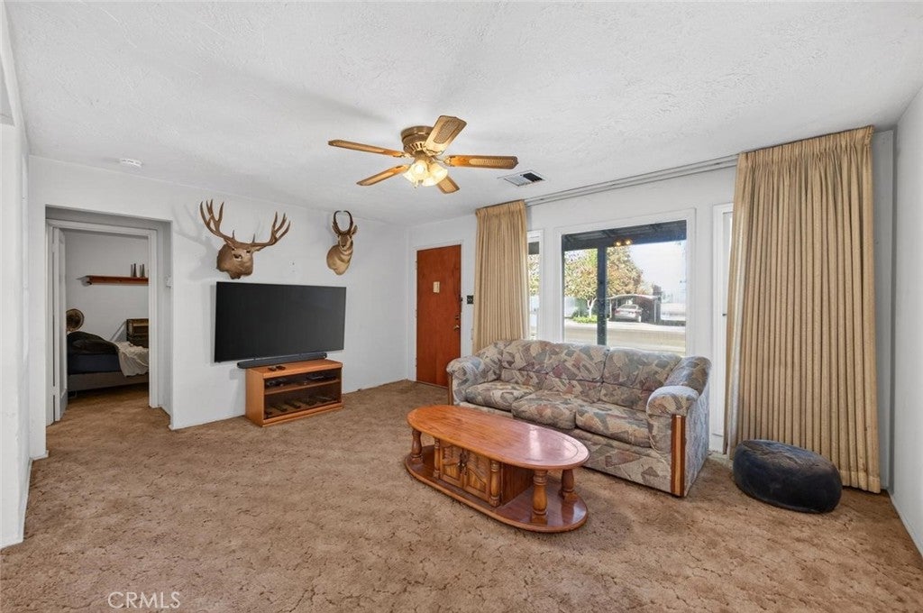 1707 E Metzler