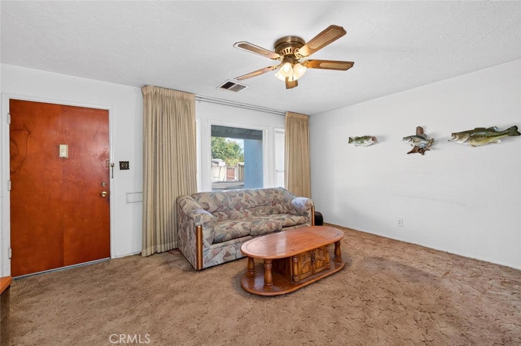 1707 E Metzler