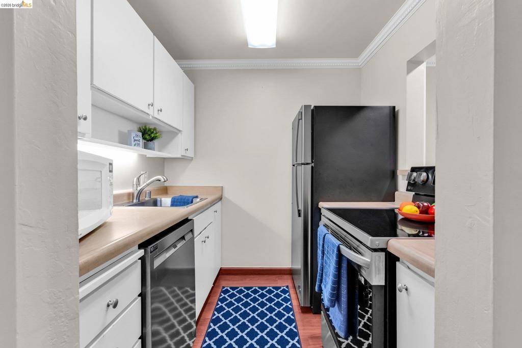 470 N Civic Dr 105