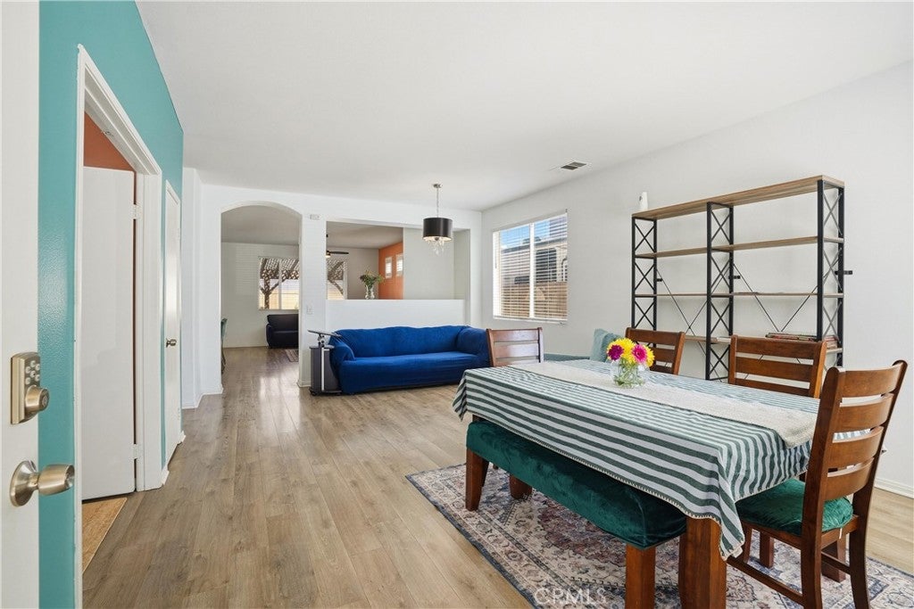 1325 W Avenue H6