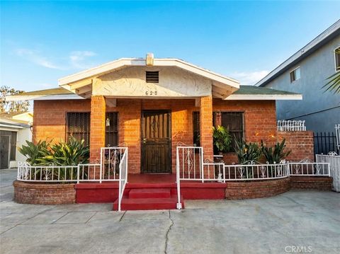 Photo of 628 E 87th place Pl, Los Angeles, CA 90002 (MLS # IV26029126)