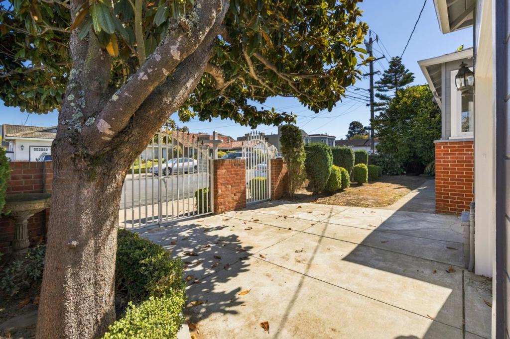 1540 Edgeworth Avenue