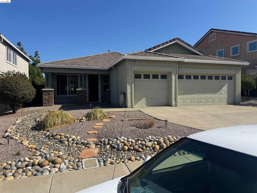 2385 Fieldgate Dr