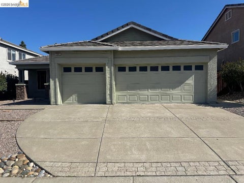 Photo of 2385 Fieldgate Dr DR, Pittsburg, CA 94565 (MLS # 41148456)