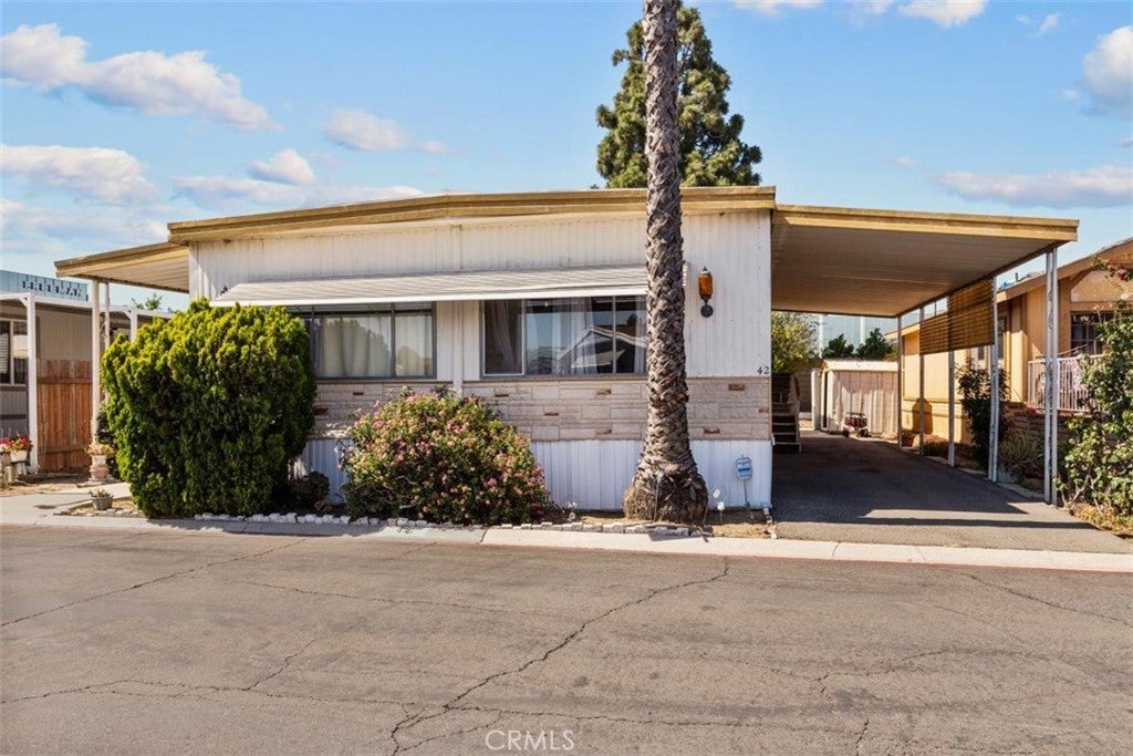 300 N Rampart Street 42