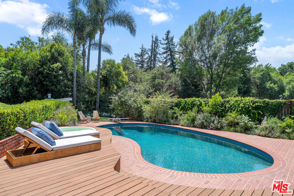 11818 Laurel Hills Road