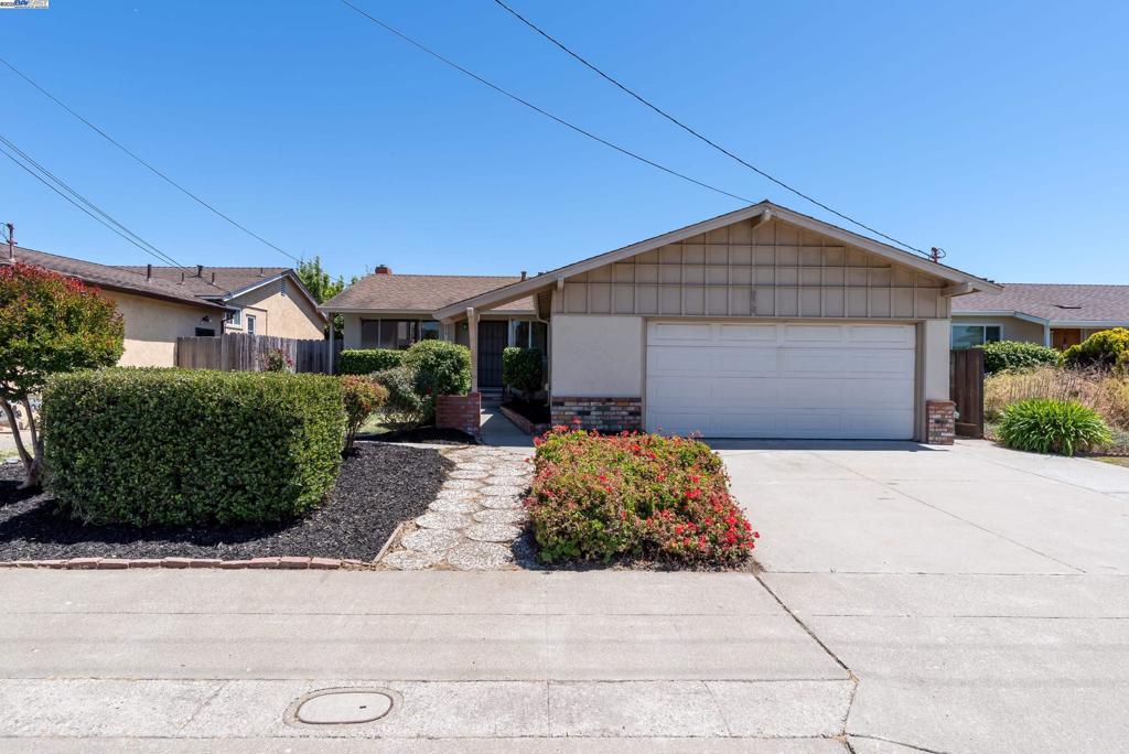 Your Dream Home Awaits at 974 Kramer St, San Leandro! Step into this charming 3-bedroom, 2-bathroom home, perfectly nestled in a desirable San Leandro neighborhood. Built in 1958, this classic residence offers a comfortable 1,222 sq ft of living space, blending vintage charm with modern potential. Enjoy a spacious 5,300 sq ft lot, providing ample outdoor space for entertaining, gardening, or simply relaxing. The convenient 2-car attached garage adds to the home's practicality, offering secure parking and extra storage. This property presents an incredible opportunity for homeowners looking to personalize their space and create lasting memories. Don't miss your chance to own a piece of San Leandro's vibrant community!
