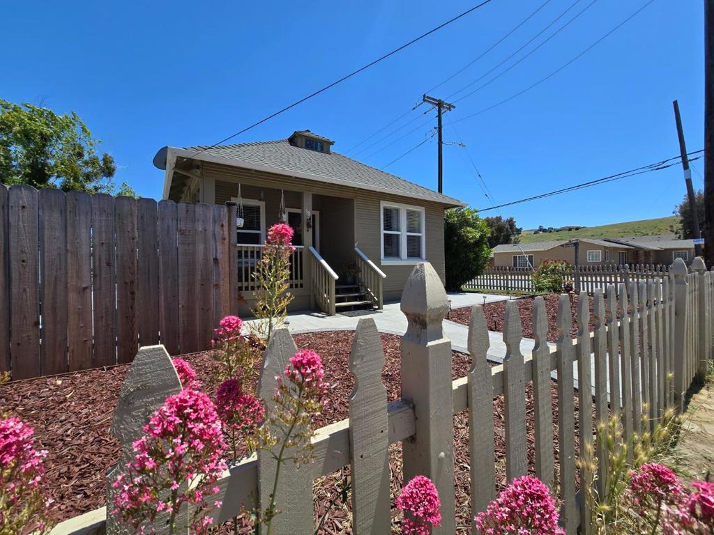 38 Monterey Street