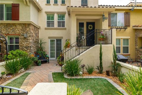 Photo of 40038 Spring Place Ct Ct, Temecula, CA 92591 (MLS # SW26072950)