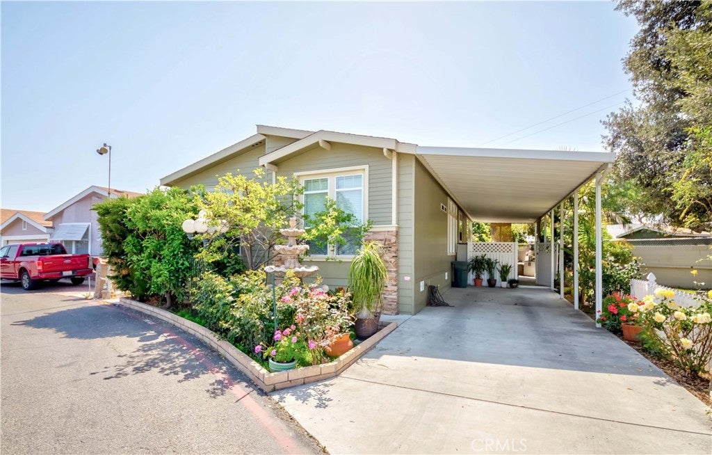 15 Pine Via