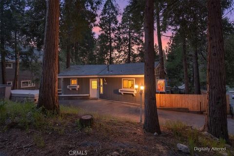 Photo of 770 Berne Dr, Crestline, CA 92325 (MLS # IG26078574)