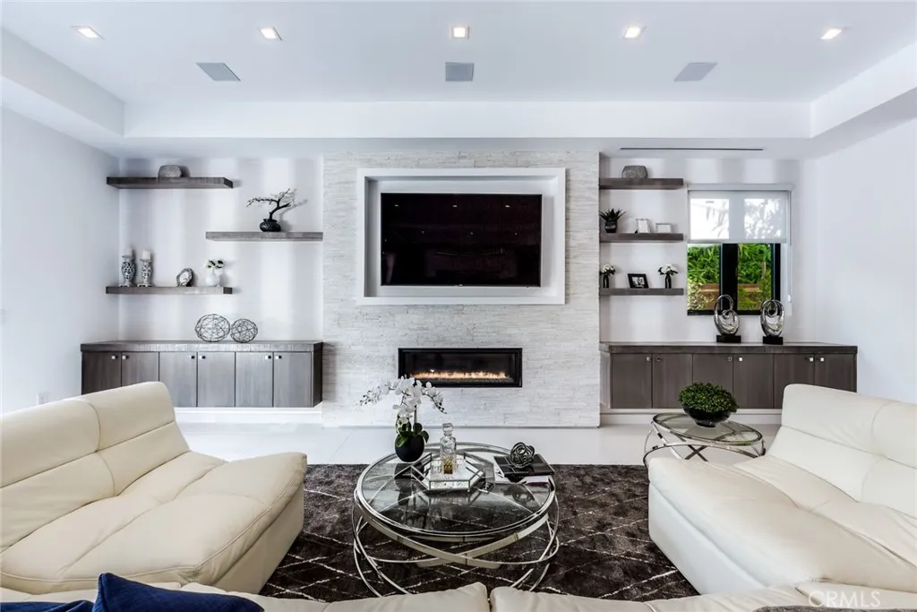 Studio City, California 91604, United States, 5 Bedrooms Bedrooms, ,6 BathroomsBathrooms,Residential,Active,224159