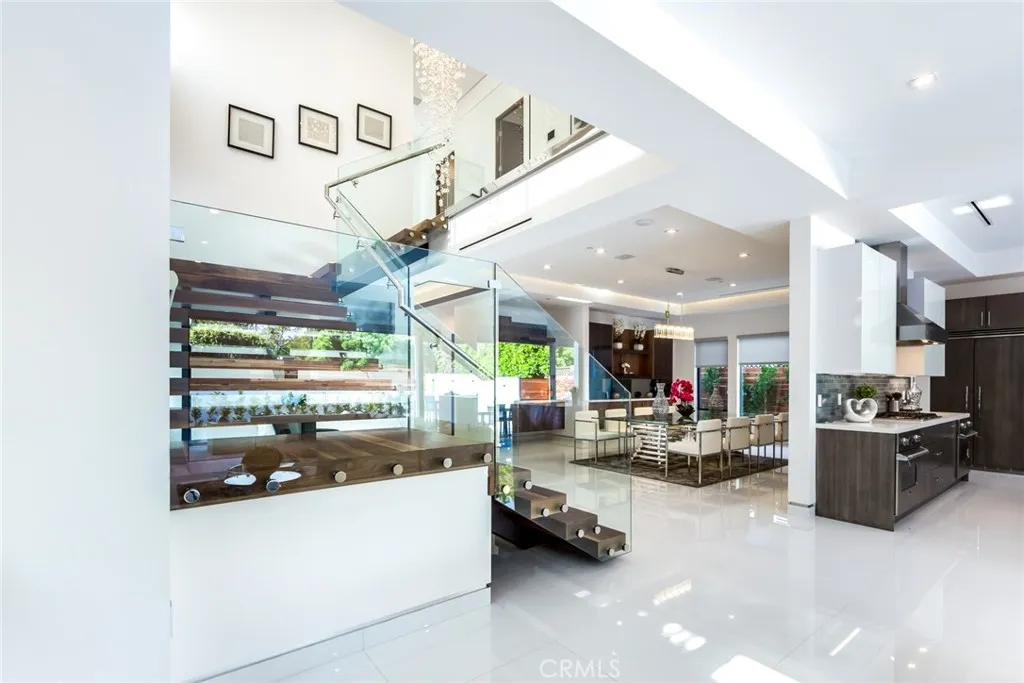 Studio City, California 91604, United States, 5 Bedrooms Bedrooms, ,6 BathroomsBathrooms,Residential,Active,224159