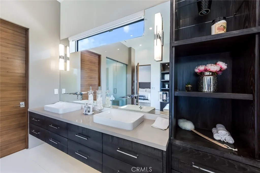 Studio City, California 91604, United States, 5 Bedrooms Bedrooms, ,6 BathroomsBathrooms,Residential,Active,224159