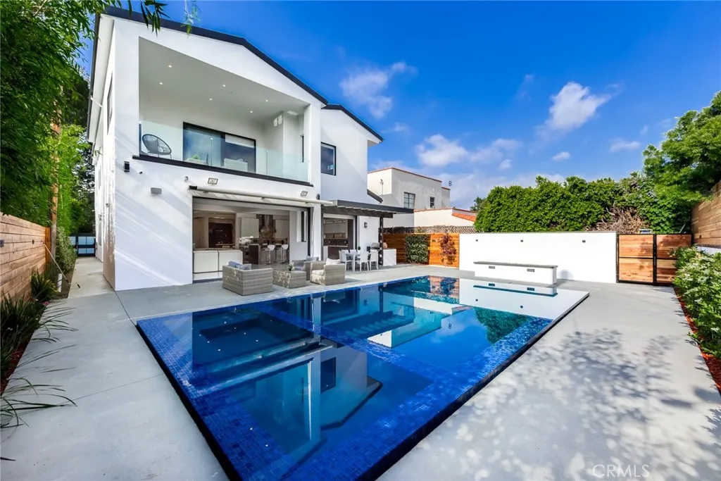 Studio City, California 91604, United States, 5 Bedrooms Bedrooms, ,6 BathroomsBathrooms,Residential,Active,224159