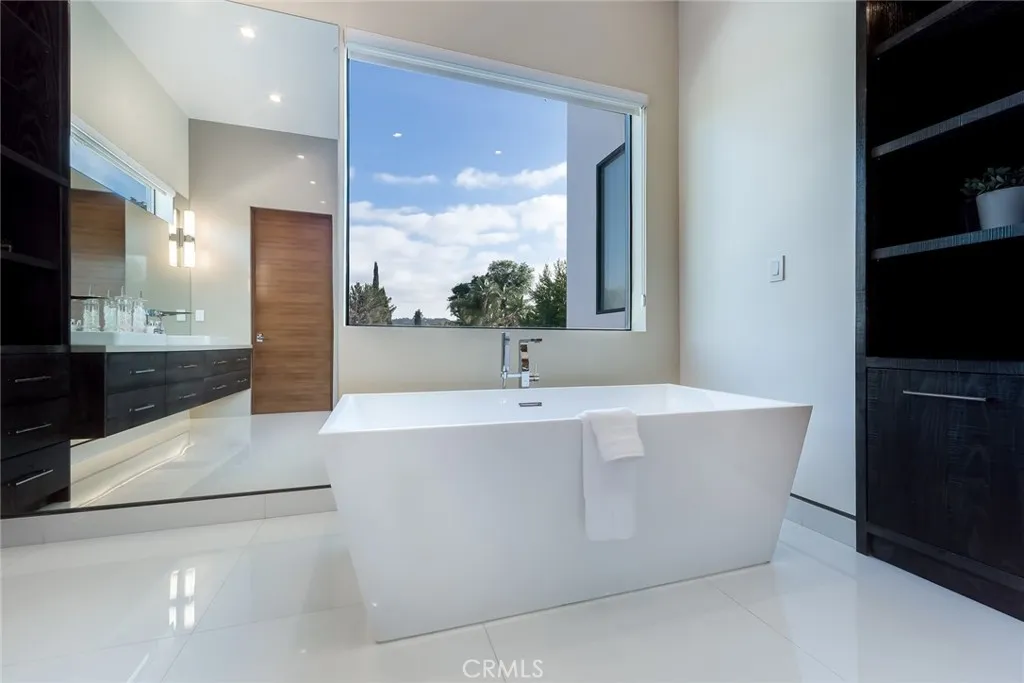 Studio City, California 91604, United States, 5 Bedrooms Bedrooms, ,6 BathroomsBathrooms,Residential,Active,224159