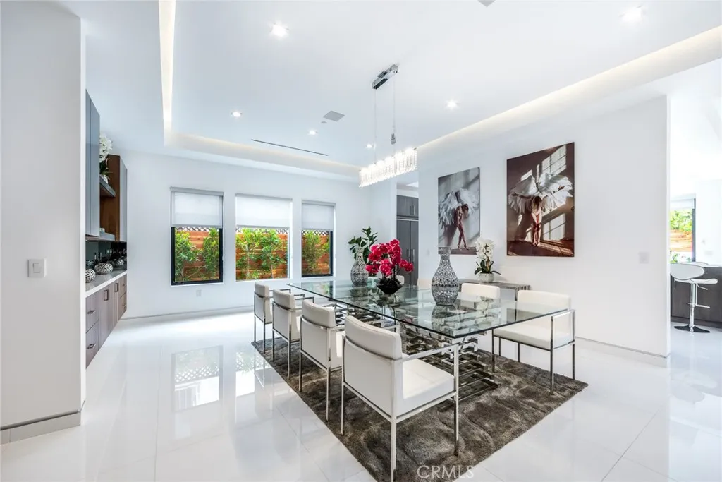 Studio City, California 91604, United States, 5 Bedrooms Bedrooms, ,6 BathroomsBathrooms,Residential,Active,224159