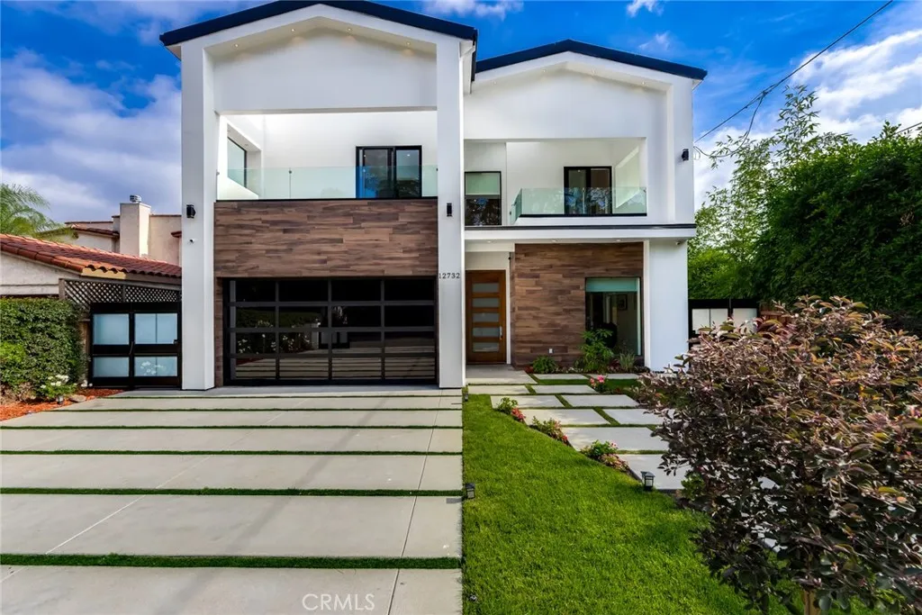 Studio City, California 91604, United States, 5 Bedrooms Bedrooms, ,6 BathroomsBathrooms,Residential,Active,224159