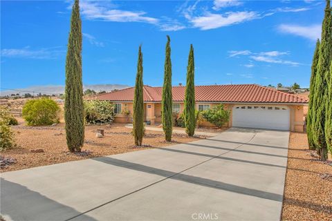 Photo of 10903 E Avenue, Hesperia, CA 92345 (MLS # HD25257598)