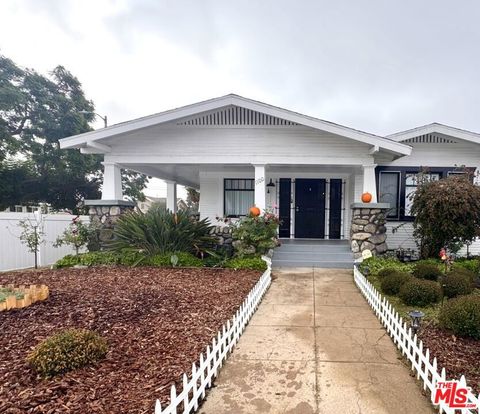 Photo of 1100 W 48th Street, Los Angeles, CA 90037 (MLS # 26640335)