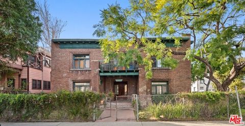 Photo of 2101 Bonsallo Avenue #D, Los Angeles, CA 90007 (MLS # 26671475)