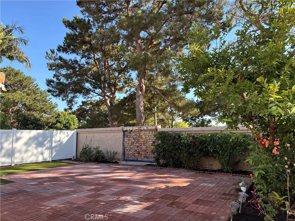 Irvine, California 92614, United States, 2 Bedrooms Bedrooms, ,2 BathroomsBathrooms,Residential,Pending,184530