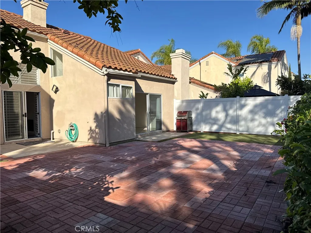 Irvine, California 92614, United States, 2 Bedrooms Bedrooms, ,2 BathroomsBathrooms,Residential,Pending,184530