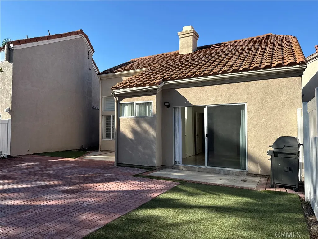 Irvine, California 92614, United States, 2 Bedrooms Bedrooms, ,2 BathroomsBathrooms,Residential,Pending,184530