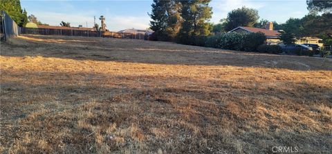 Photo of 15441 Nisqualli Road, Victorville, CA 92392 (MLS # HD26105135)