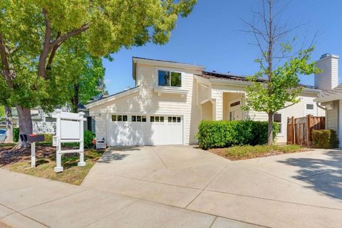 Photo of 11692 Westshore Court, Cupertino, CA 95014 (MLS # ML82042121)