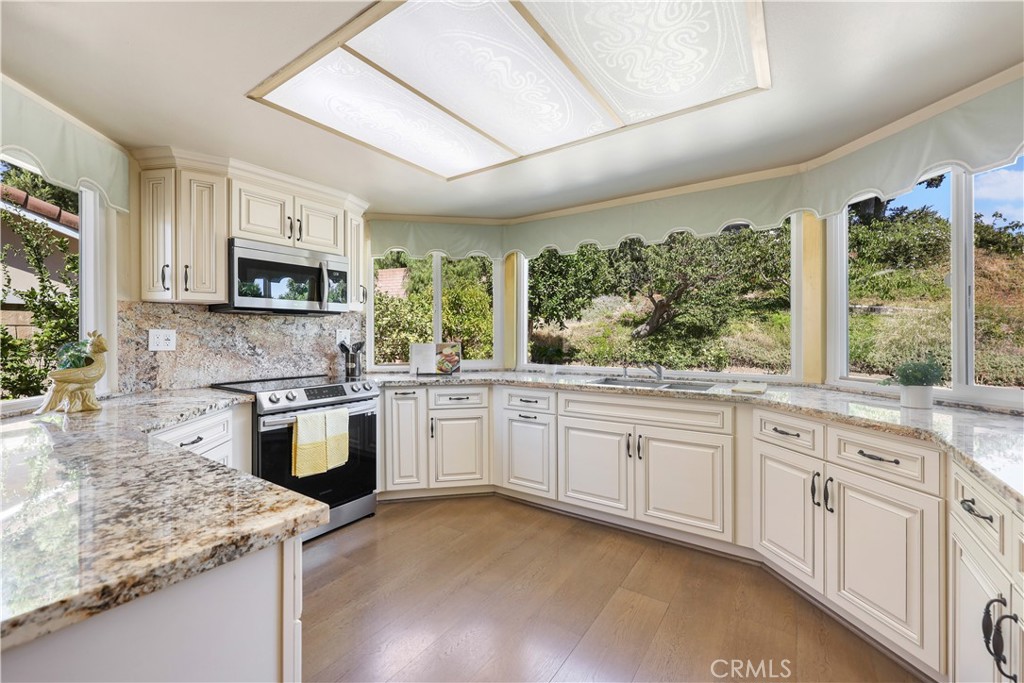 2116 Camino Centroloma