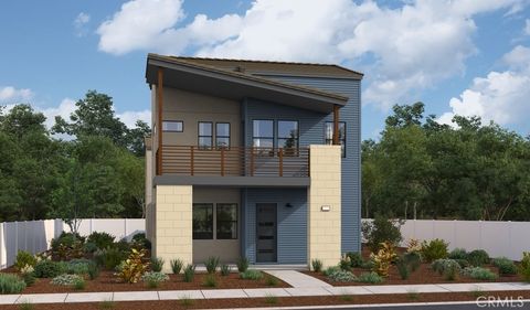 Photo of 27346 Creekwood Lane, Valencia, CA 91381 (MLS # IG26084330)